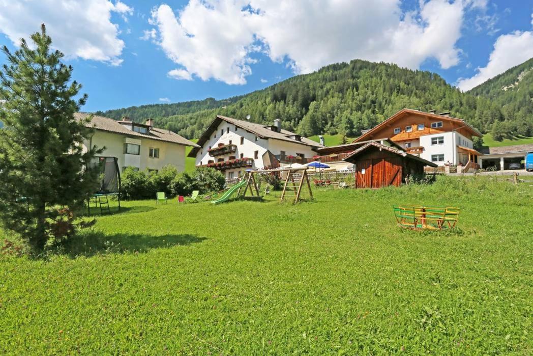 Gasthof Albergo Neuwirt Val di Vizze Exterior foto