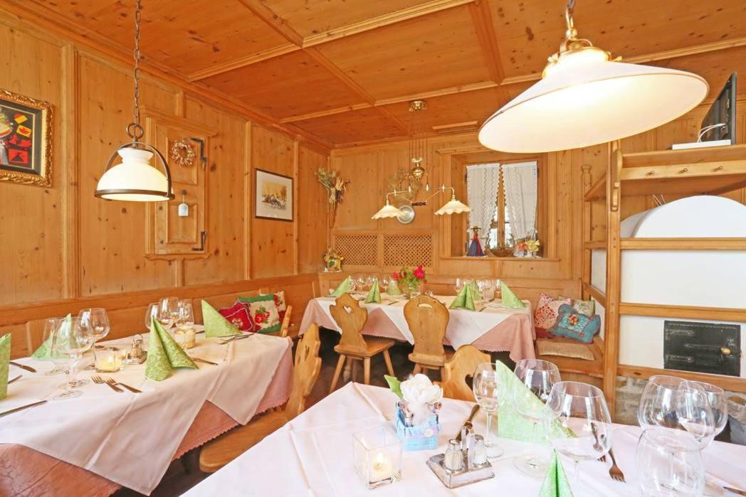 Gasthof Albergo Neuwirt Val di Vizze Exterior foto